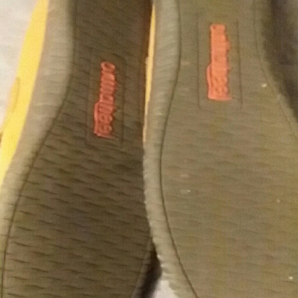 Shoes - Picture 3 of 4